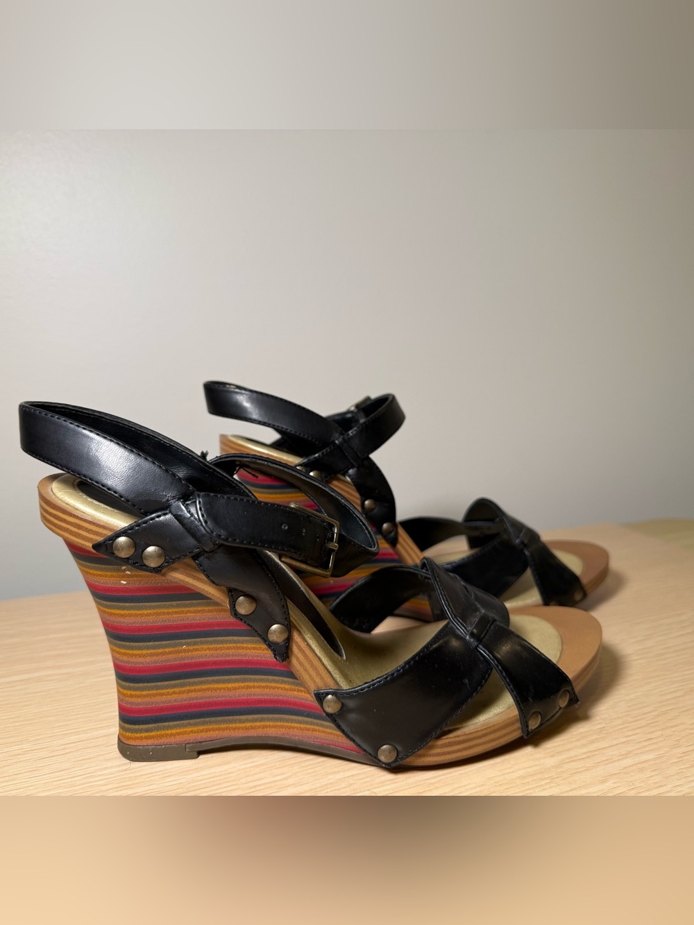 FIONI Black Leather Slingback Heels with Gold Insole